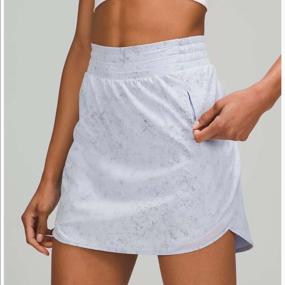 Lululemon Hotty Hot High-Rise Skirt 
Long